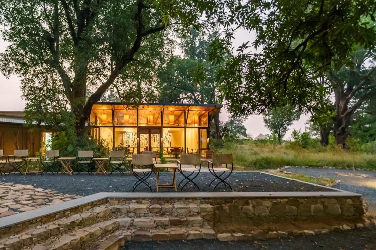 Hotel Trees N Tigers, Tadoba Kolāra Exterior foto